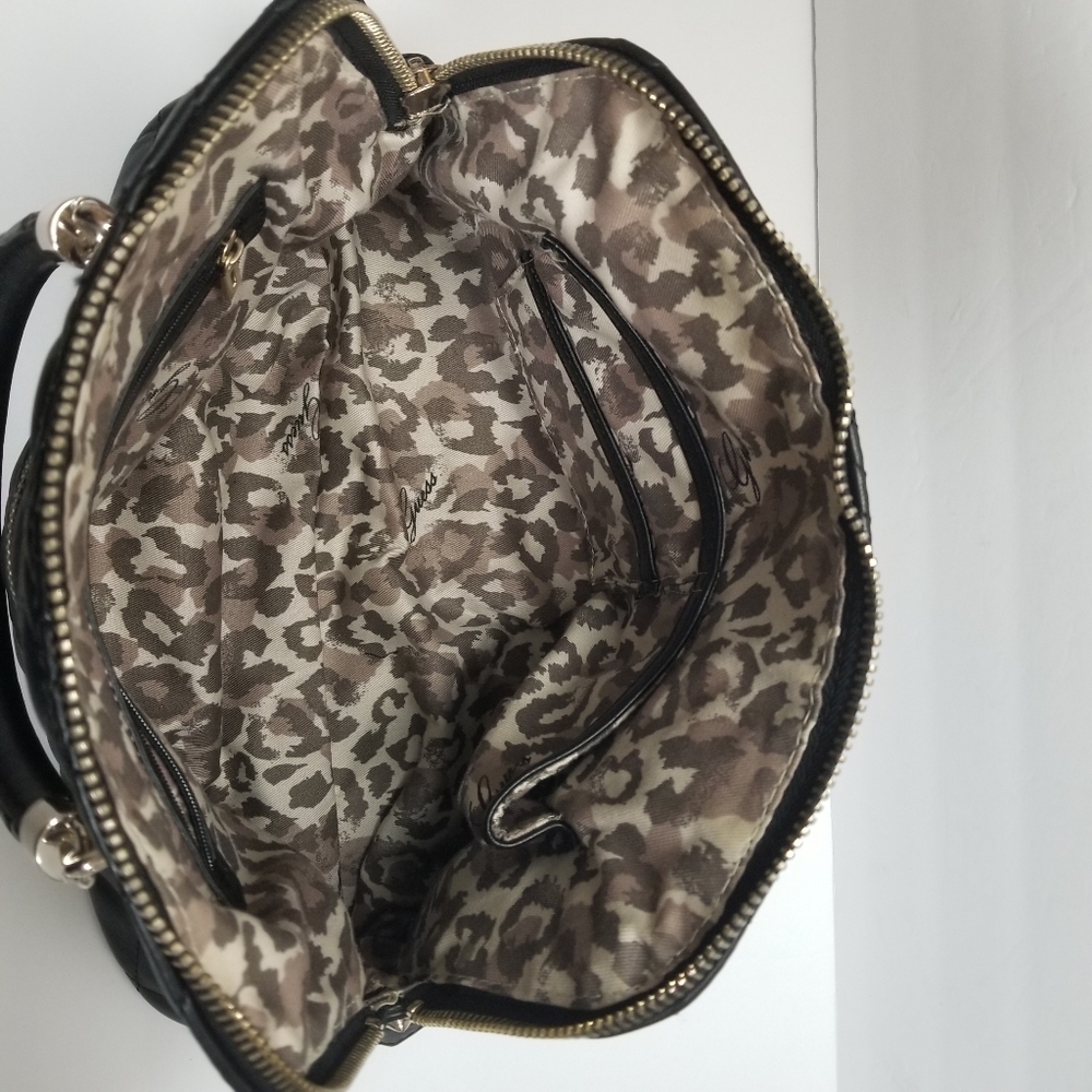 Guess Women's Aliza Dome Satchel Black Satchel NWOT - Picture 3 of 4